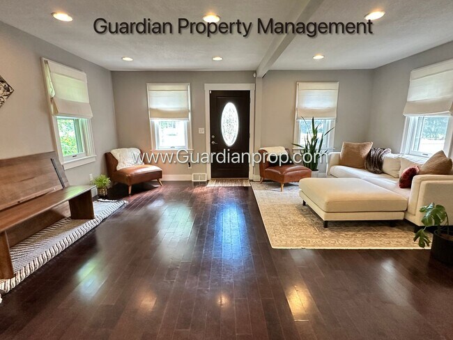 Building Photo - South Minneapolis Single Family Home, 2 Ca...
