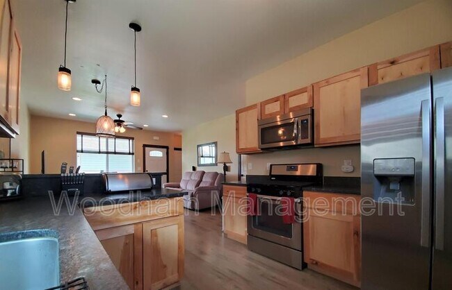 Foto del edificio - 2472 Milkhouse Ave