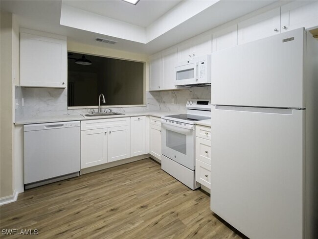 Foto del edificio - 4209 Castlewood Dr