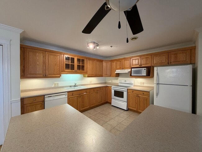 Building Photo - Condo for Rent