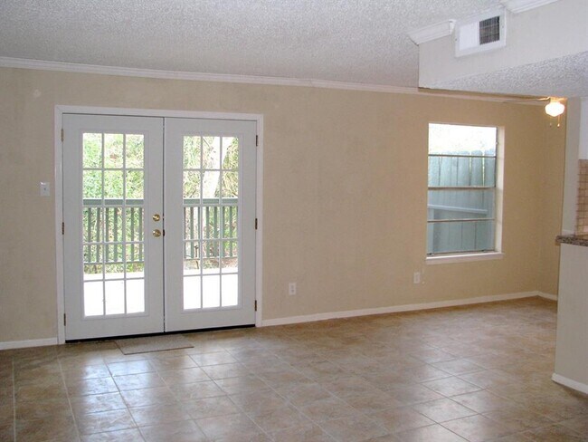 Foto del edificio - 8277 Kingsbrook Rd
