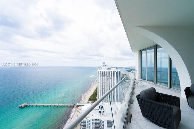 Foto del edificio - 16901 Collins Ave