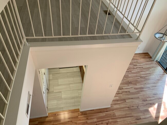 Building Photo - 9416 S Lake Ridge Dr