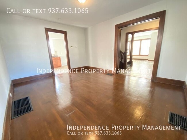 Building Photo - A Classy Residence  **Move in Special!**