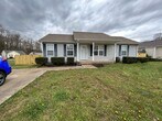 Foto principal - Charming 3-Bedroom Ranch on a Corner Lot w...