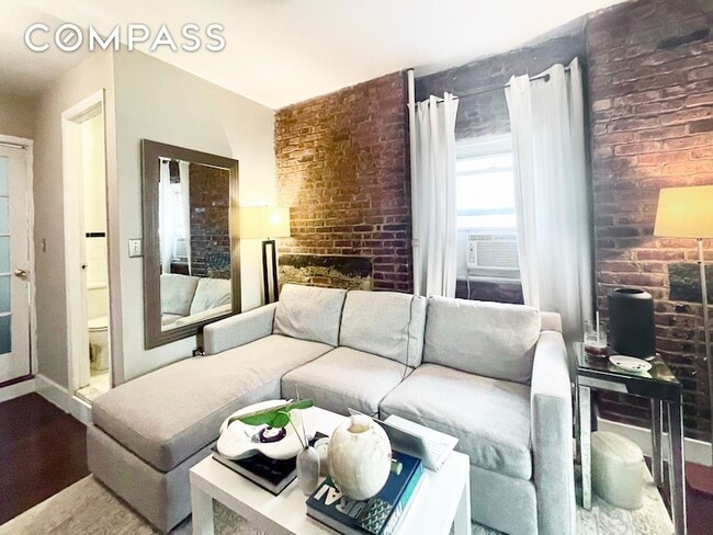 Building Photo - 57 Spring St