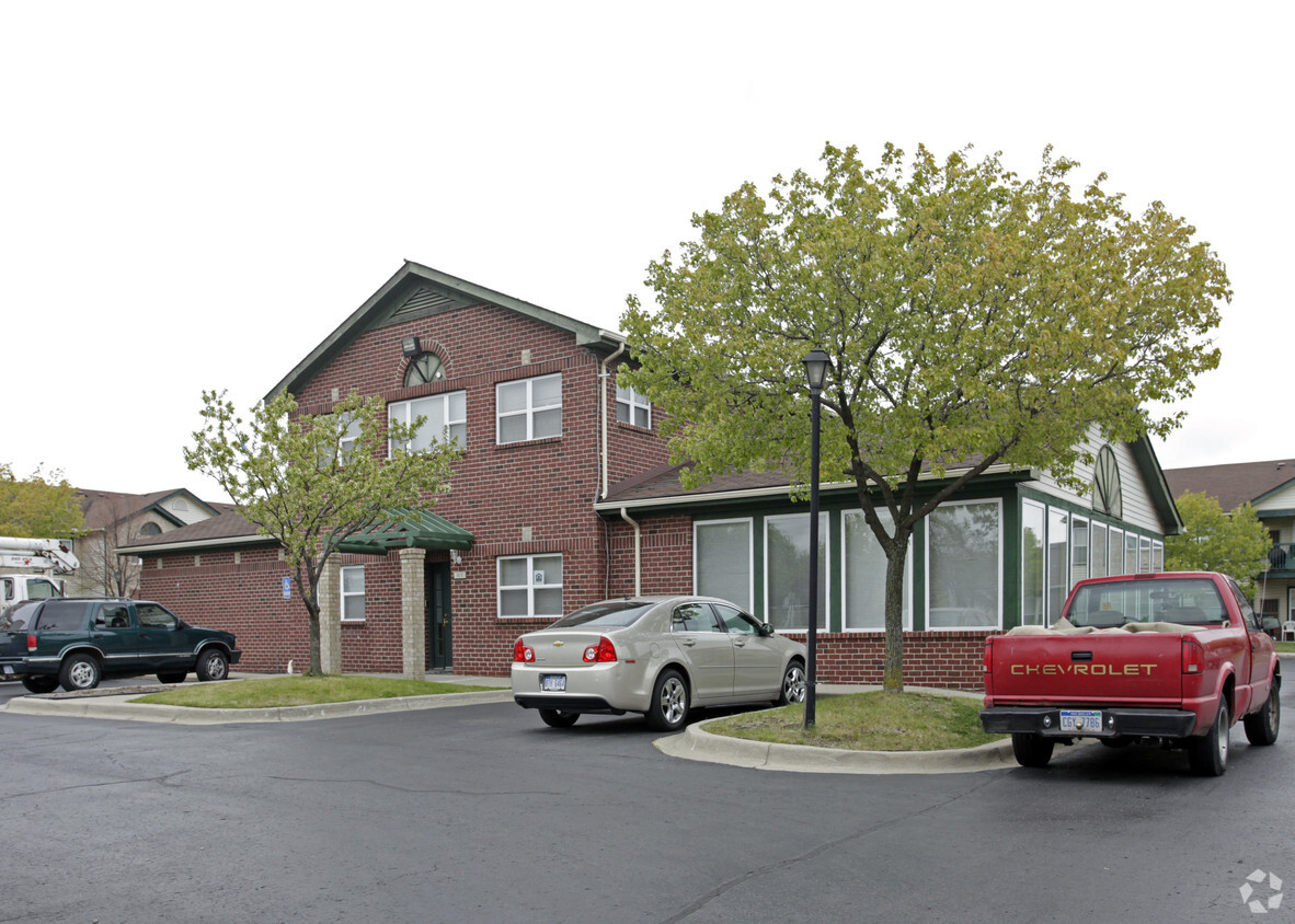 Primary Photo - Marketplace Court Apartments