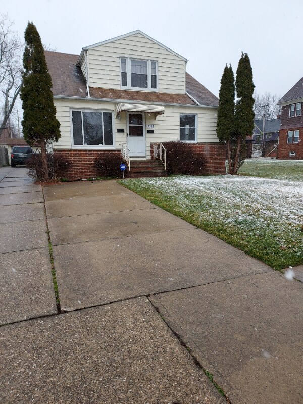 2513 E 126th St Unit Downstairs, Cleveland, OH 44120 Room for Rent in