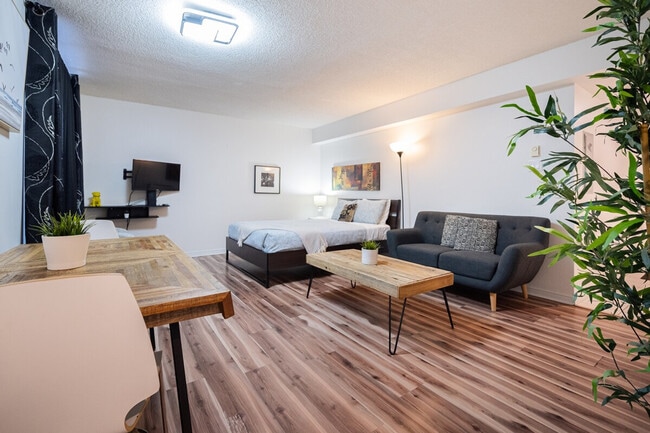 Building Photo - 1206 Rue Sanguinet