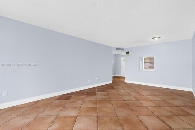 Building Photo - 1300 NE 191st St