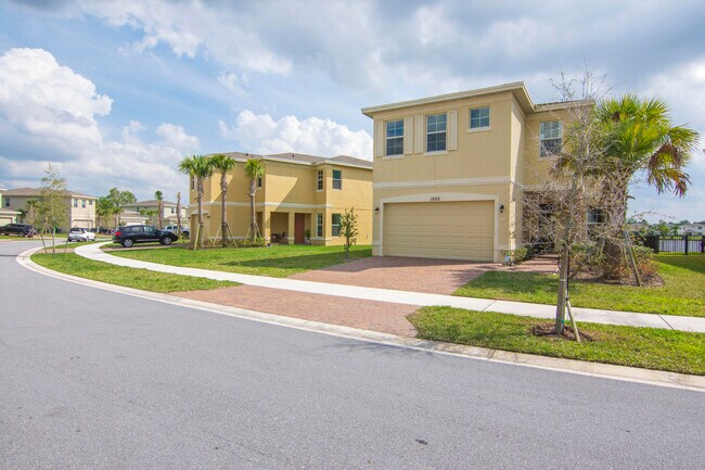 Foto del edificio - 1850 NW Cataluna Cir