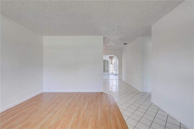 Foto del edificio - 6267 SW 20th St