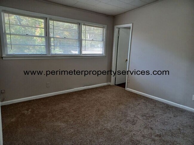 Foto del edificio - 1055 Pine St NE