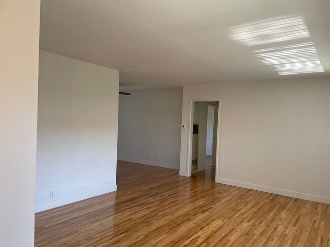 Building Photo - 1801 Fair Oaks Ave