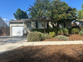 Building Photo - 17935 Tiara St