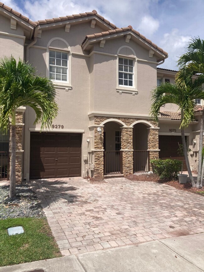 Foto del edificio - 9279 SW 219th St