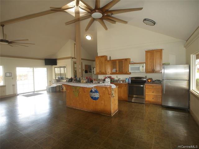 Building Photo - 94-1505-1505 Waipio Uka St
