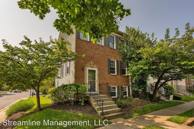 Building Photo - 4 br, 3.5 bath House - 732 Ivy League Ln