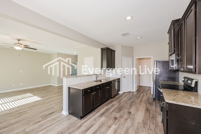 Building Photo - 1527 Mackinac Dr