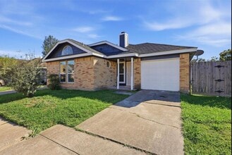 Building Photo - 6327 Southwood Ct N