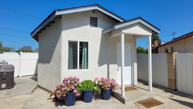 Building Photo - NEW ADU 2 Bed 2 Bath with ALL Appliances I...