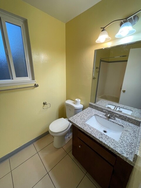 Bathroom sink - 222 Goodman St