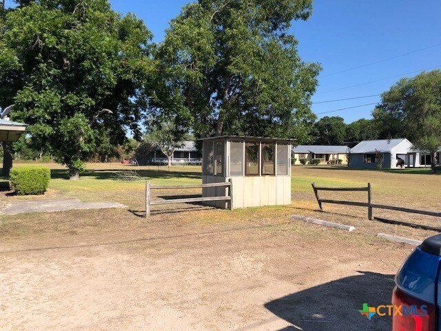 Foto del edificio - 310 Brackenridge Ln