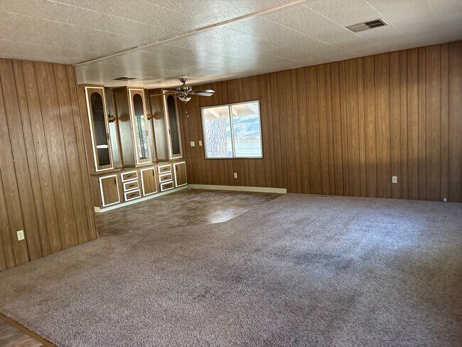 Building Photo - 6218 Leicester Dr