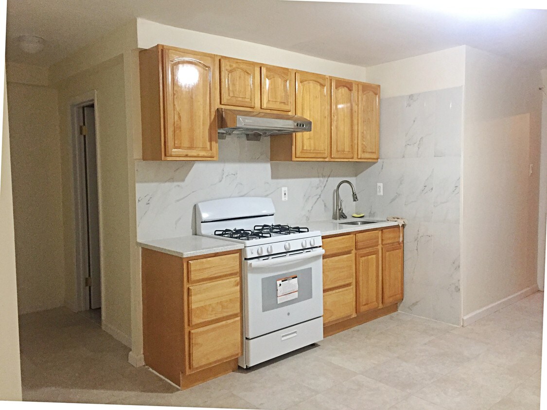 Foto principal - 4002 E Tremont Ave