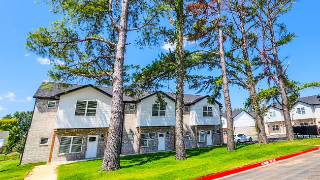 Building Photo - 5696 W Wedington Dr