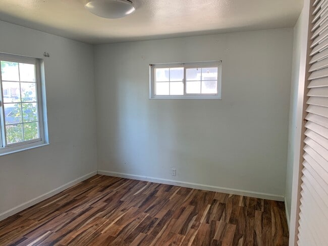 Building Photo - 862 Jeanne Ave