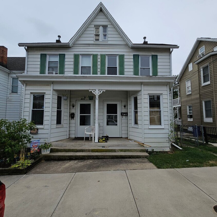 JUST REDUCED! 3 Bedroom Duplex! - JUST REDUCED!  3 Bedroom Duplex!
