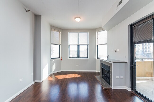 Building Photo - 1464 S Michigan Ave