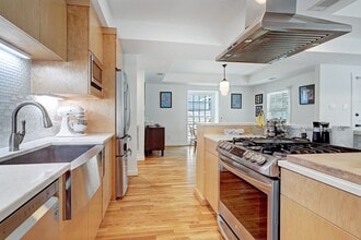 Building Photo - 1523 Harvard St