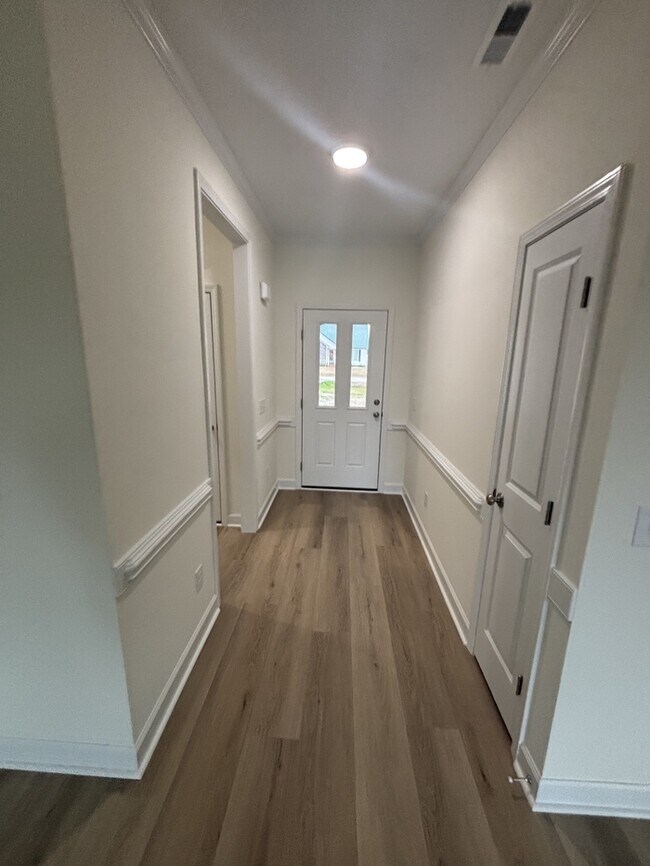 Foto del edificio - 127 Godwin Ln