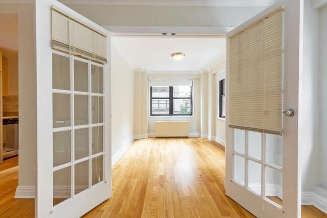 Foto del edificio - 45 Park Ave