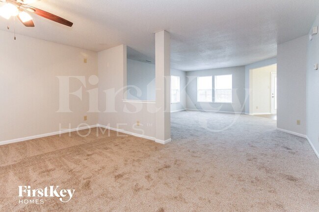 Foto del edificio - 5769 Woodland Trace Blvd