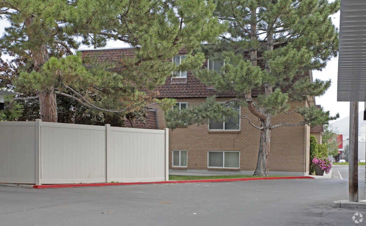 Building Photo - 3728 S 900 E