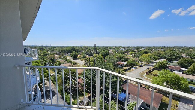 Foto del edificio - 16740 NE 9th Ave