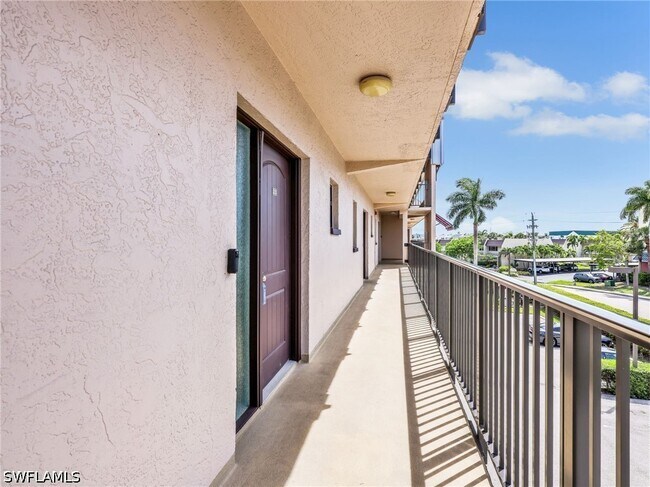 Foto del edificio - 801 River Point Dr