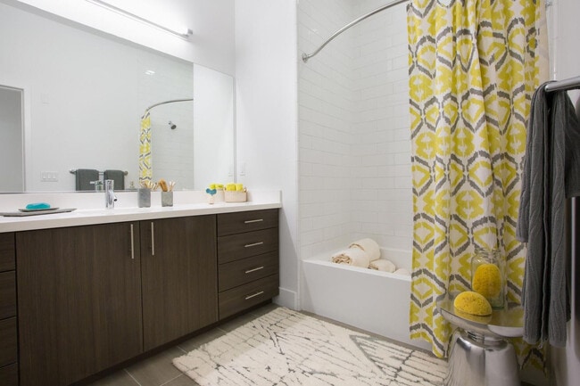 Building Photo - 150 S Taaffe St