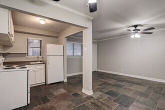 Building Photo - 405 Hawthorne St