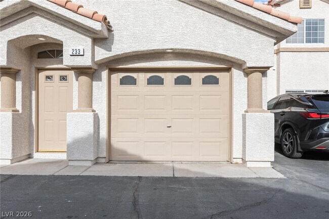 Foto del edificio - 3327 Erva St