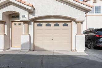 Building Photo - 3327 Erva St