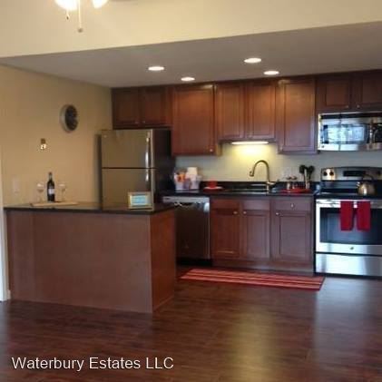 Primary Photo - 110 Waterbury Ct