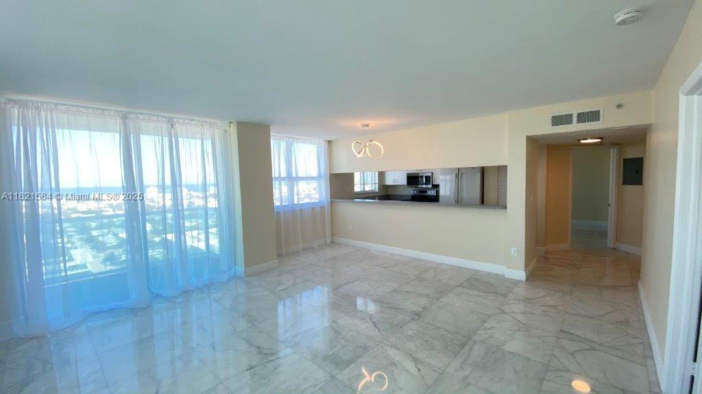 Foto principal - 650 West Ave