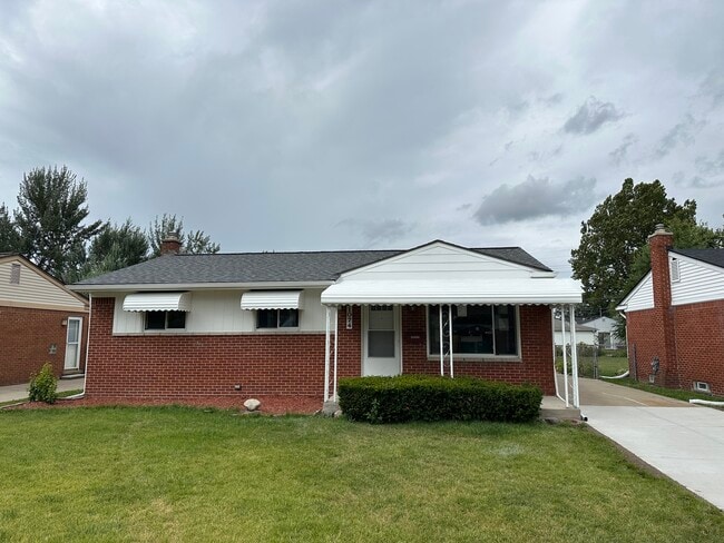 Building Photo - 31074 Birchwood St