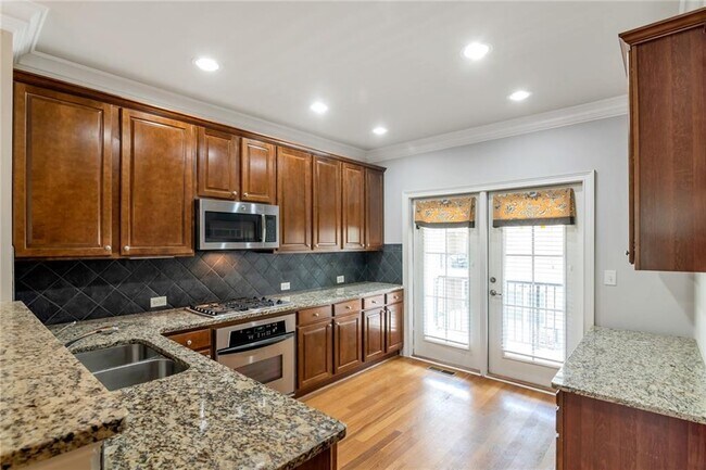 Building Photo - 813 Perennial Dr