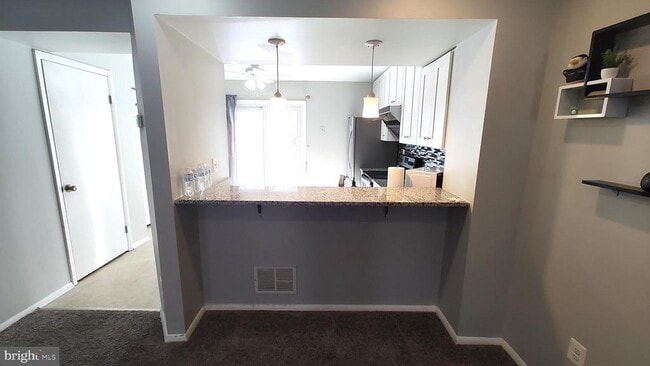 Building Photo - 3 Jack Pine Pl