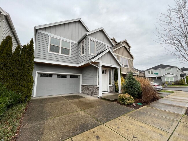 Foto del edificio - Beautiful 3 Bedroom x 2.5 Bath Home w/Loft...